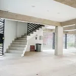 Modern 1Br Apartment With Smart Access & Parking