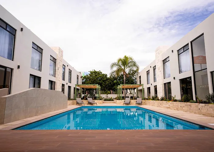 La Posada Hotel Y Suites