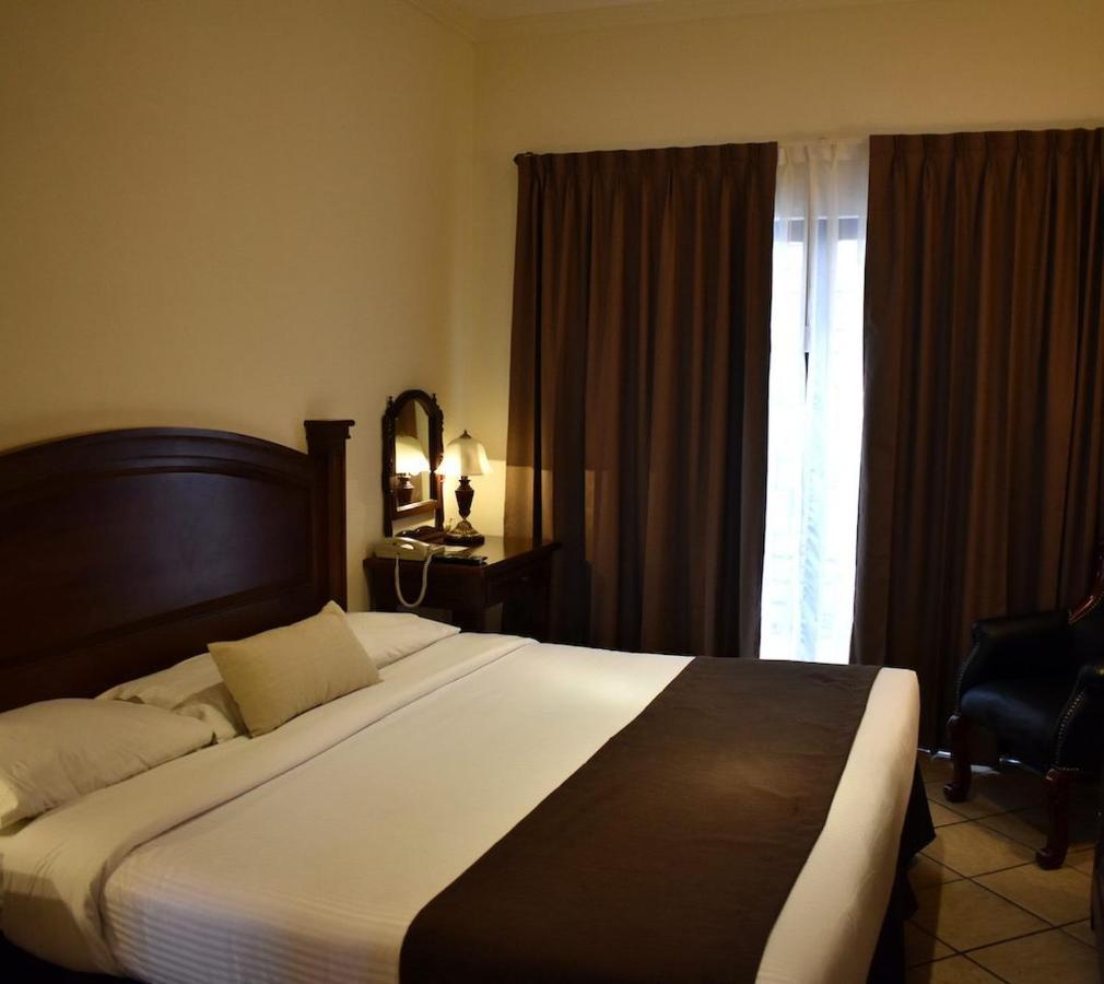 Sand's San Luis 3*
