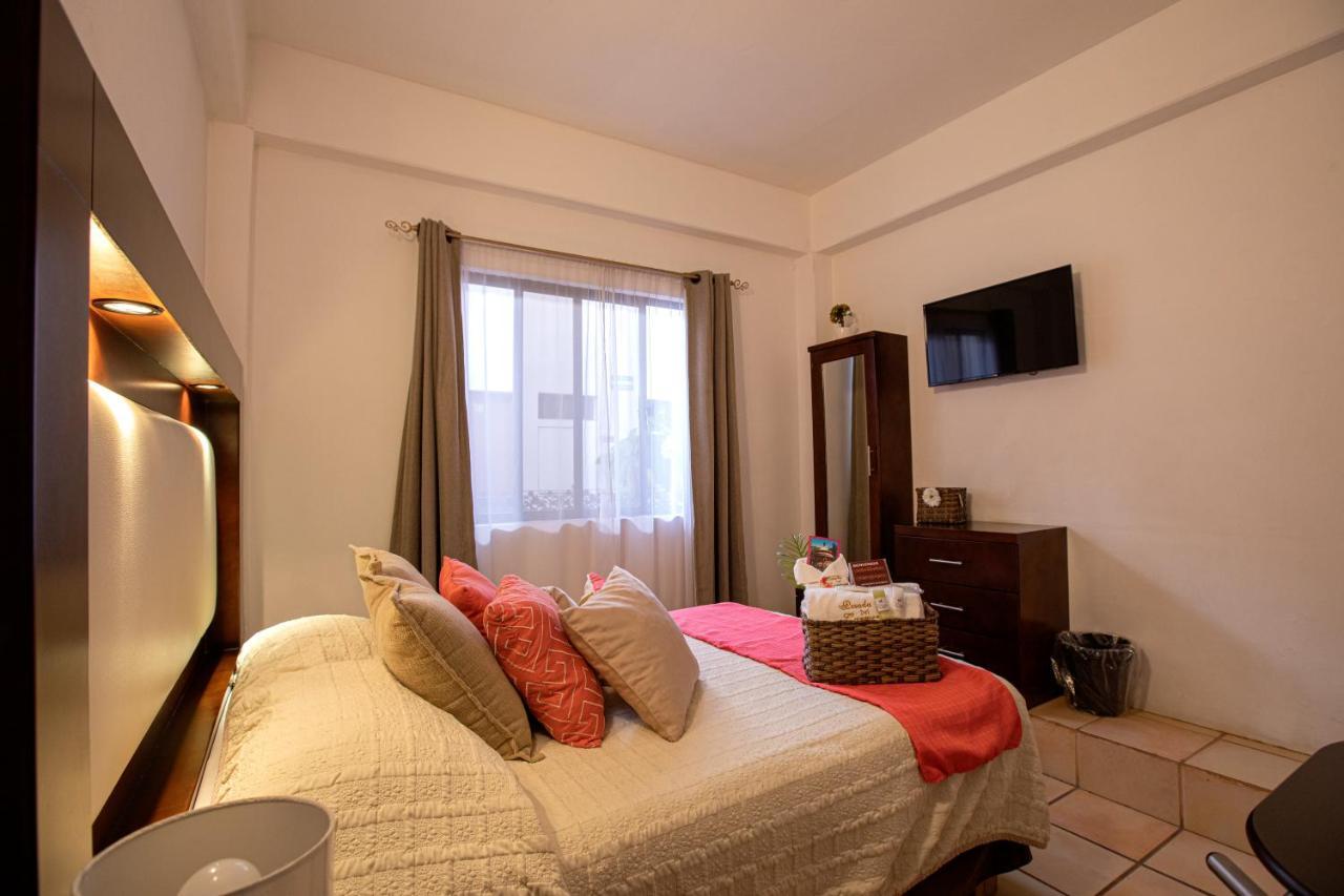 Del Carmen Hotel 2*