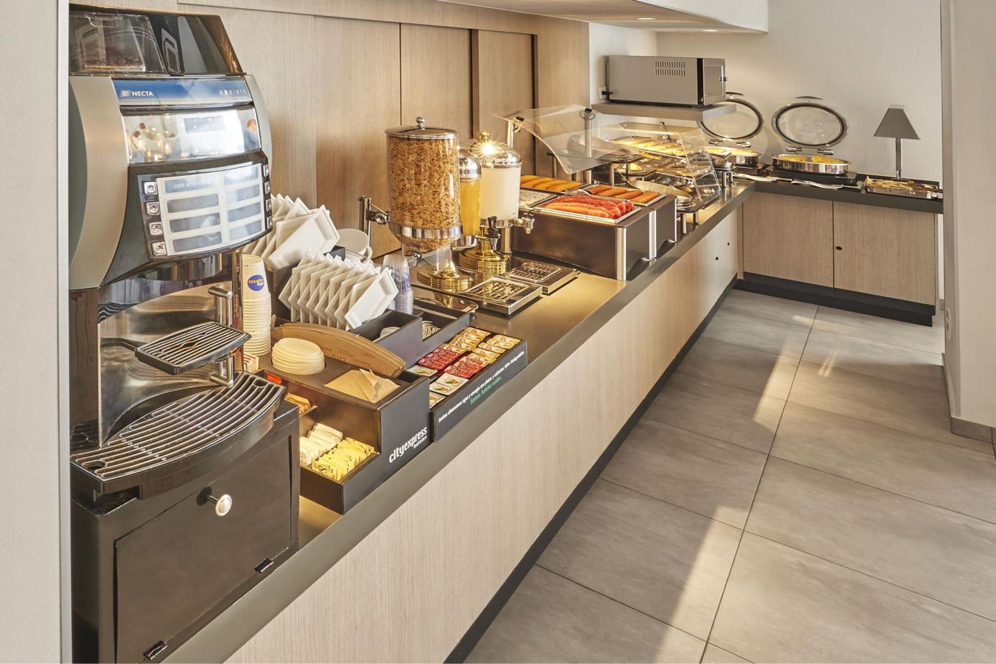 Express Junior By Marriott Carranza Hotel