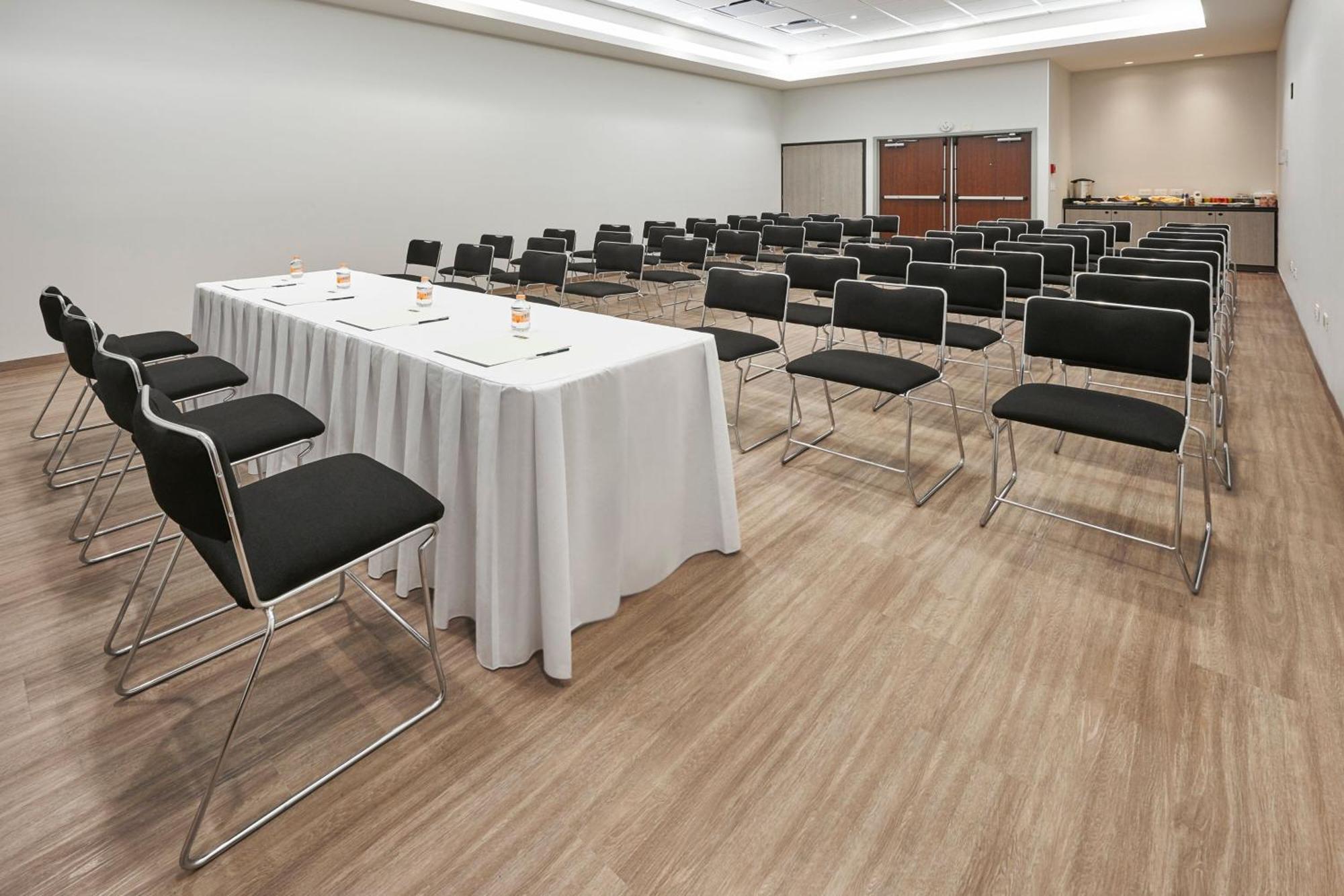 Hotel Express Junior By Marriott Carranza 3*