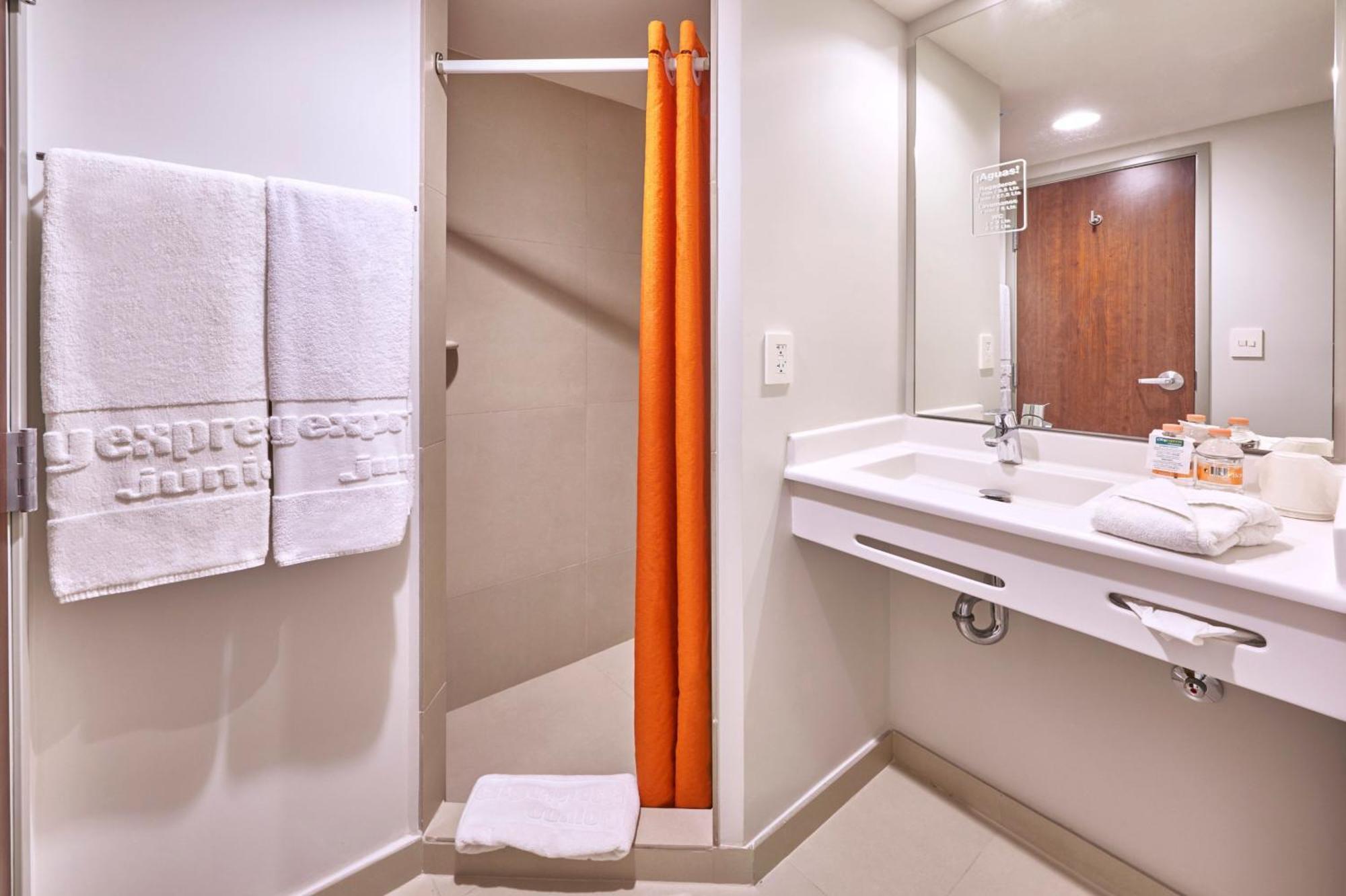 Express Junior By Marriott Carranza San Luis Potosi