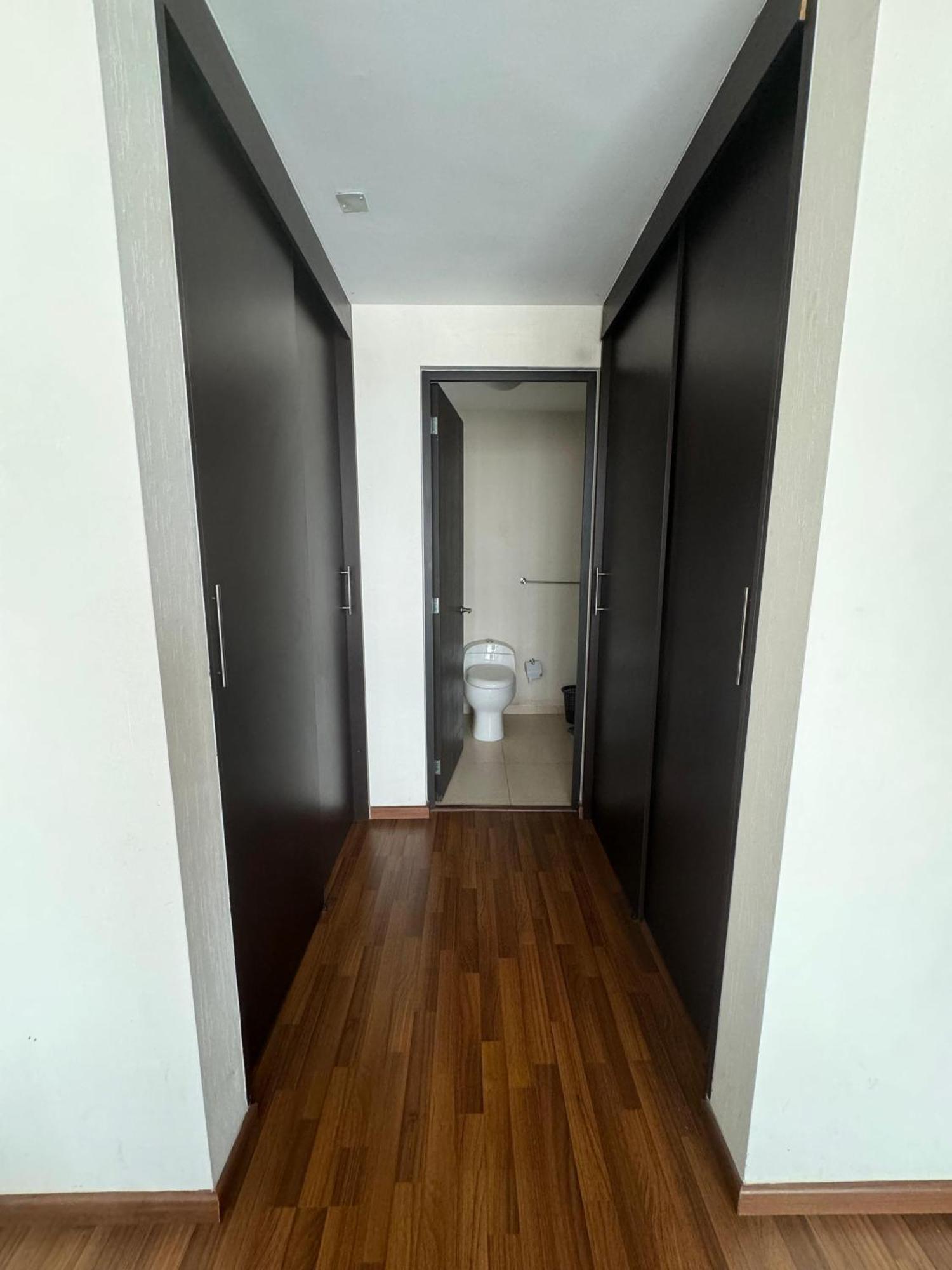 Amplio Departamento Con Balcon Apartamento *