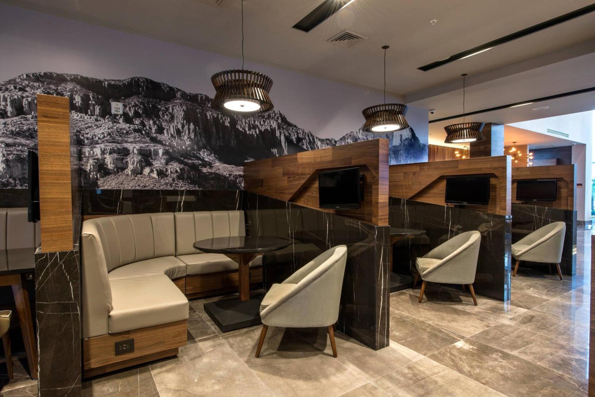 Courtyard By Marriott San Luis Potosi, Lagos