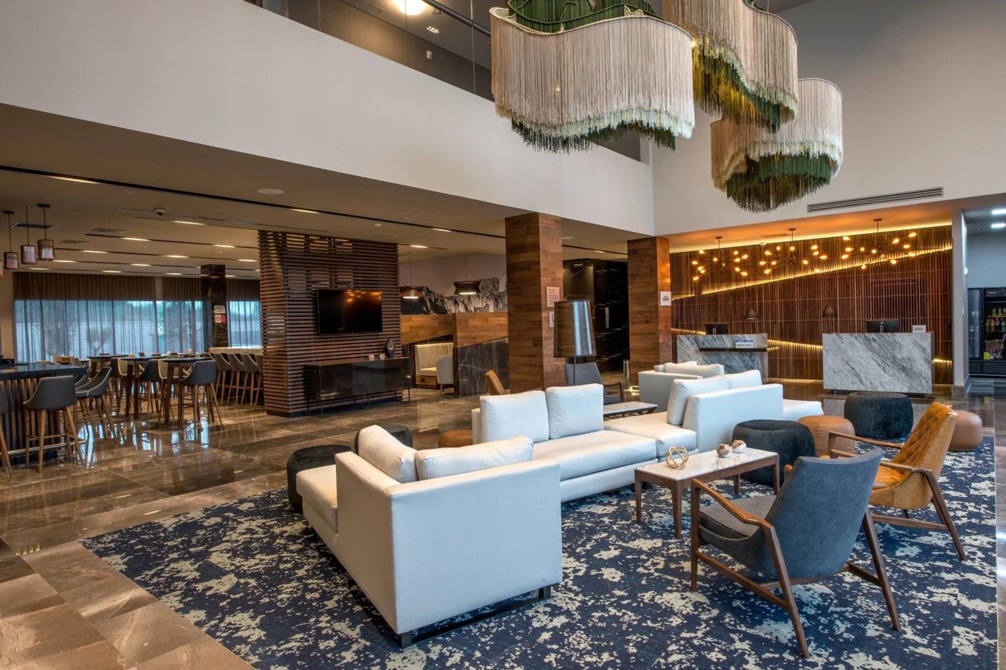 Courtyard By Marriott San Luis Potosi, Lagos 4*
