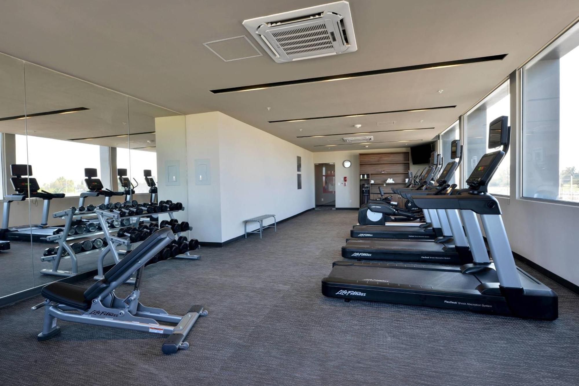 Hotel Courtyard By Marriott San Luis Potosi, Lagos