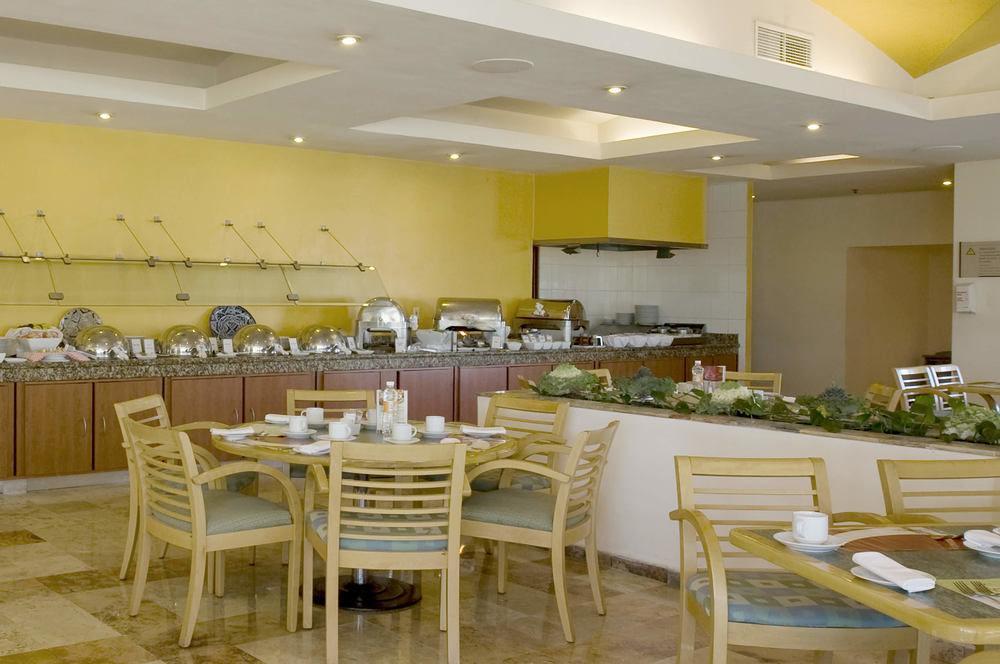Fiesta Express Oriente Hotel 4*