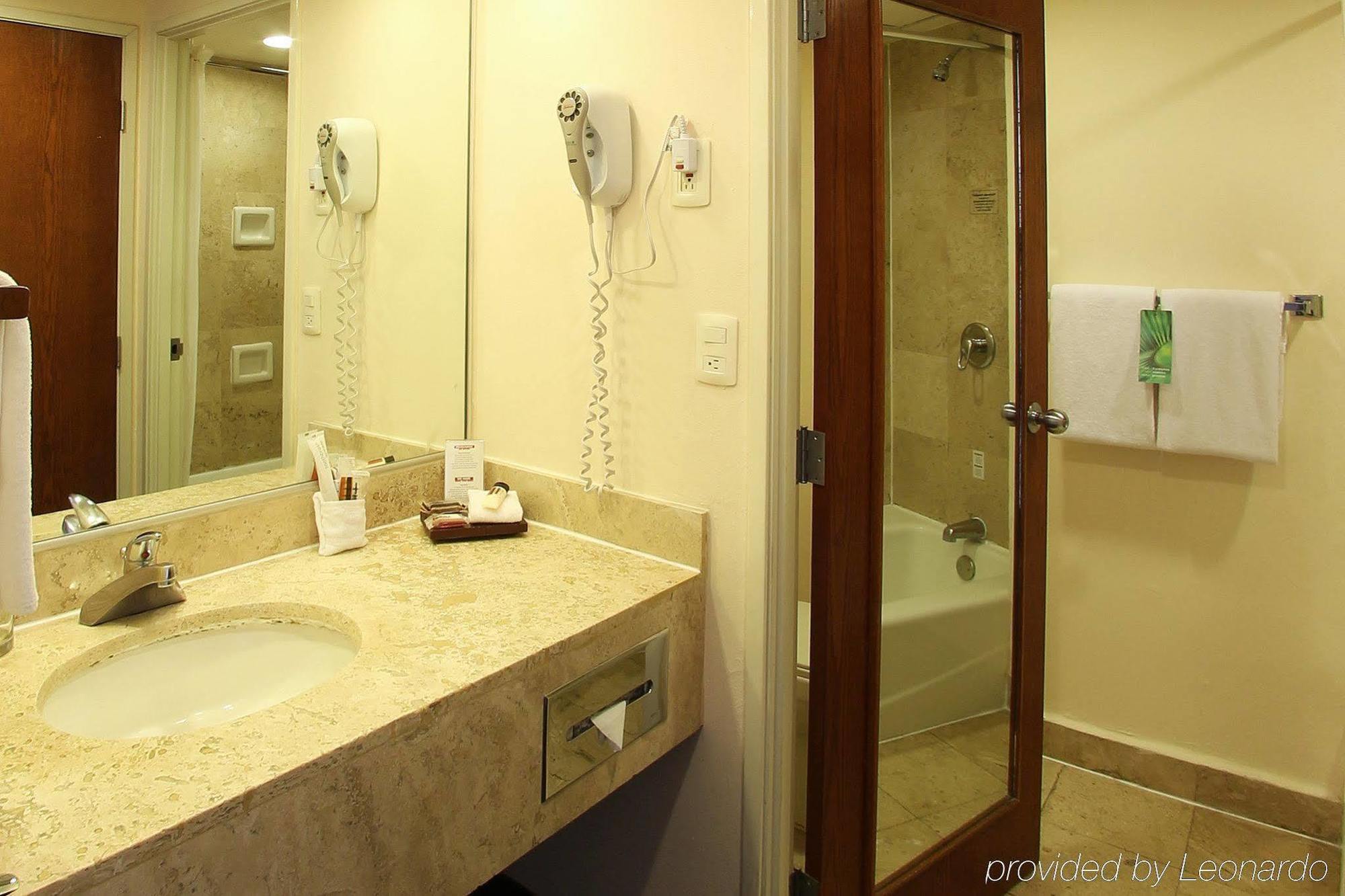 Fiesta Express Oriente 4*