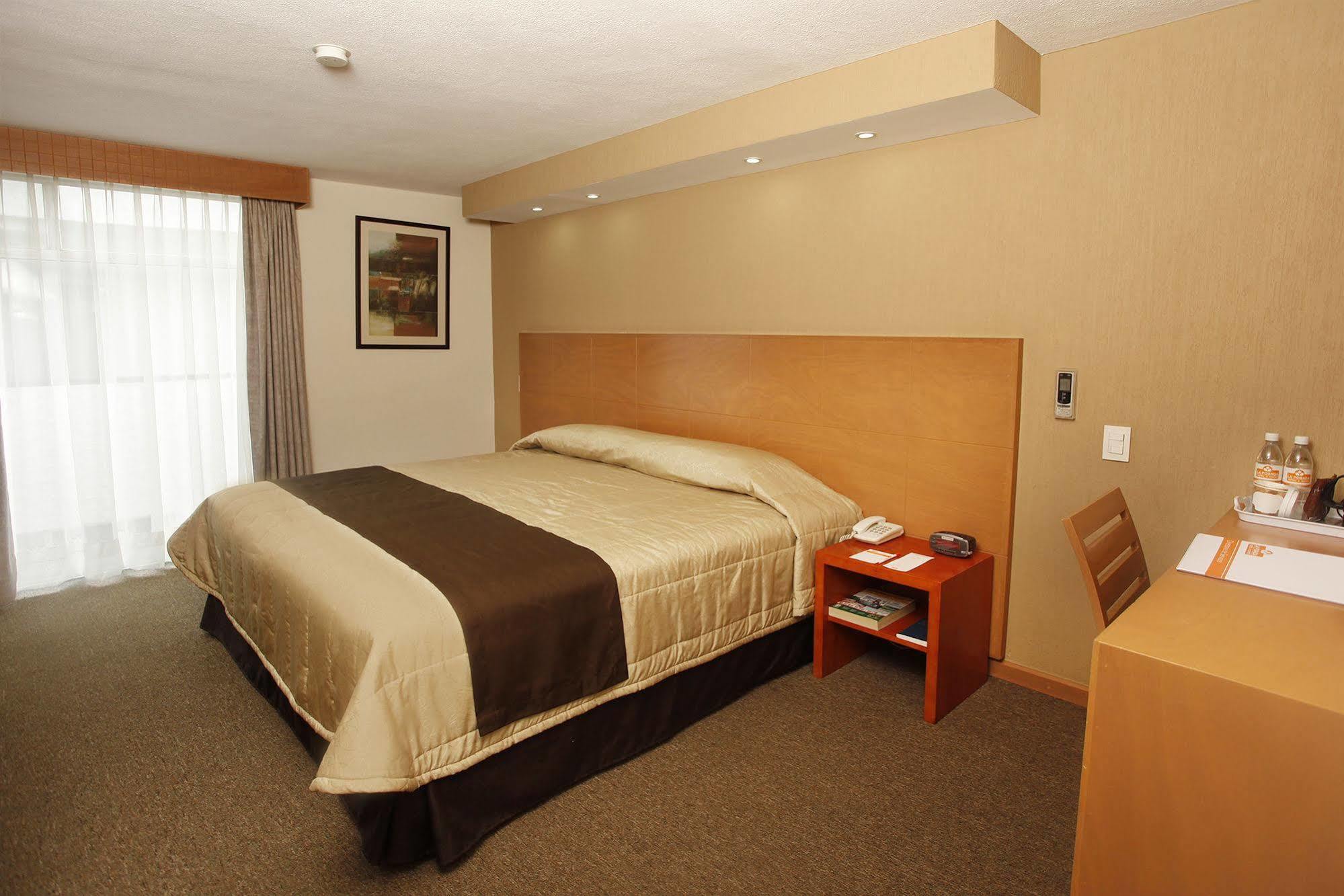 La Y Hotel