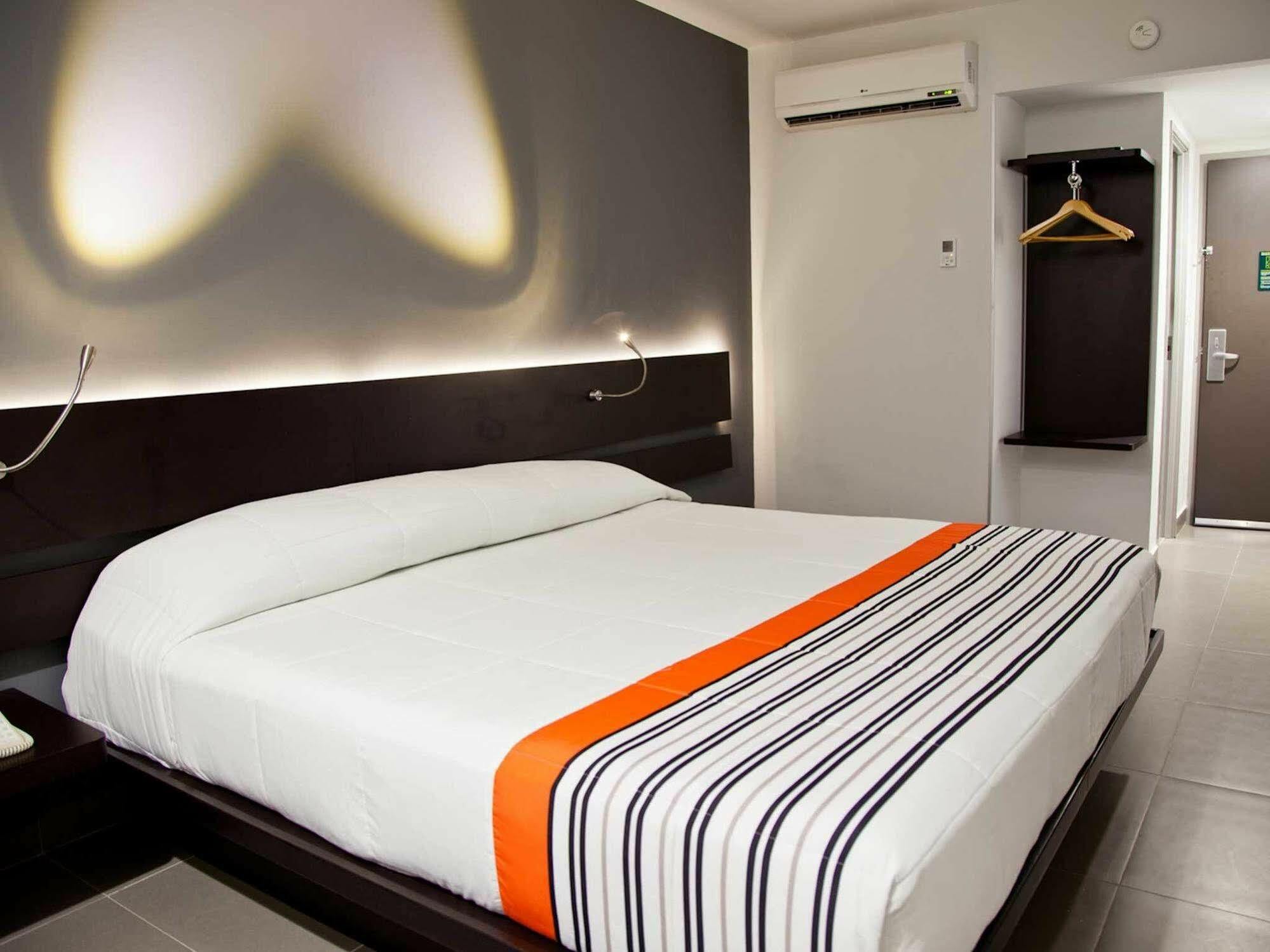 Hotel Express Junior By Marriott Carranza San Luis Potosi