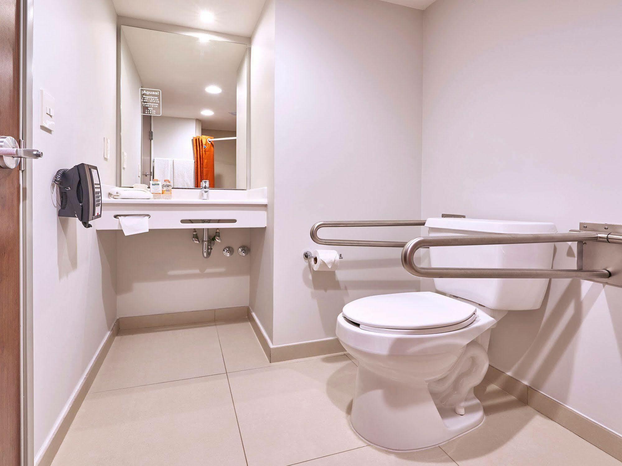 Hotel Express Junior By Marriott Carranza San Luis Potosi
