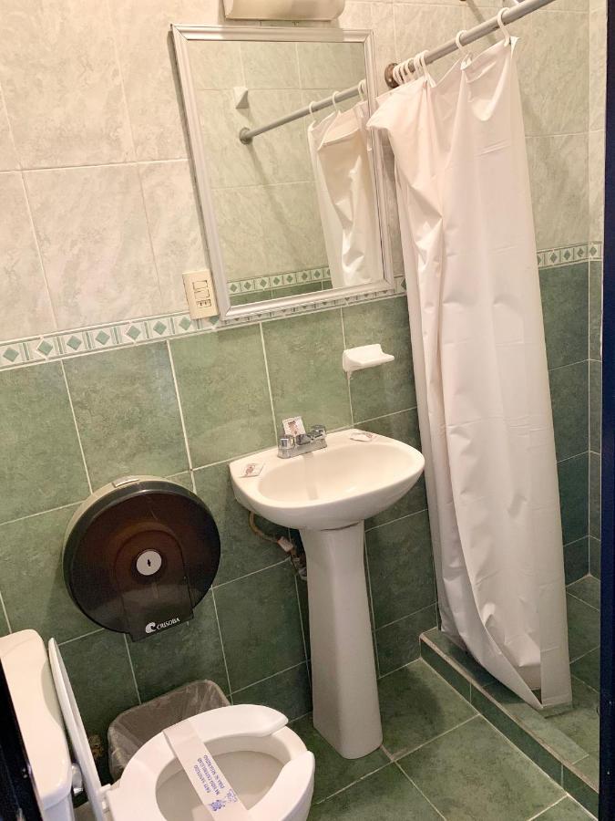 Guadalajara Hotel 2*
