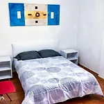 Lovely And Spacious Apartment Next To The Park