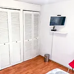 Lovely And Spacious Apartment Next To The Park