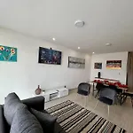 Lujoso Departamento Lomas 3