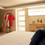 Santosi