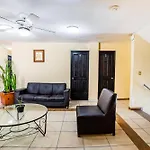 Oyo Hotel Bugambilia, San Luis Potosi