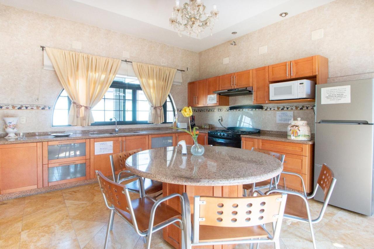 Hotel Capital O San Jose, 3*