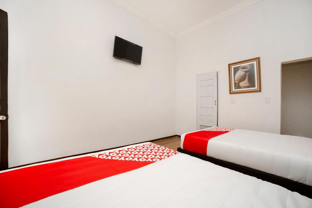 Oyo Zaragoza Hotel 2*