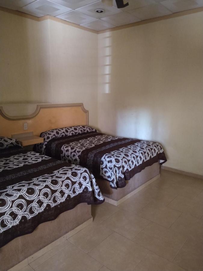 Anahuac Hotel