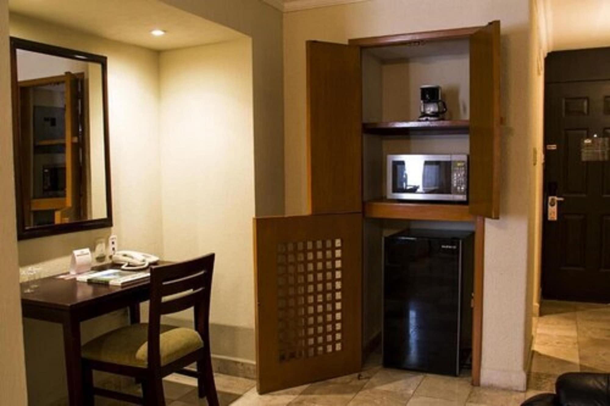 Hotel La Y 4*