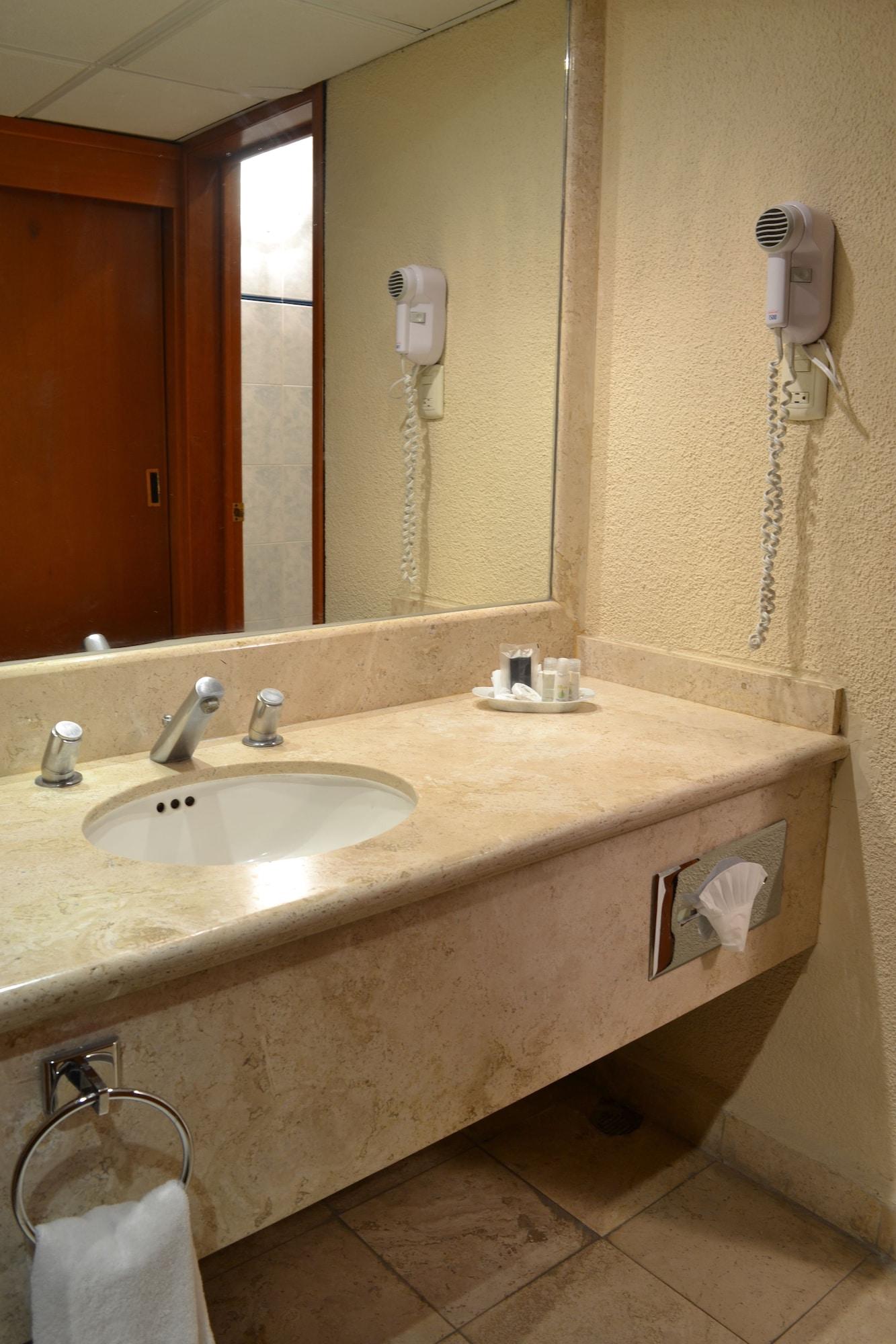 Hotel La Y 4*