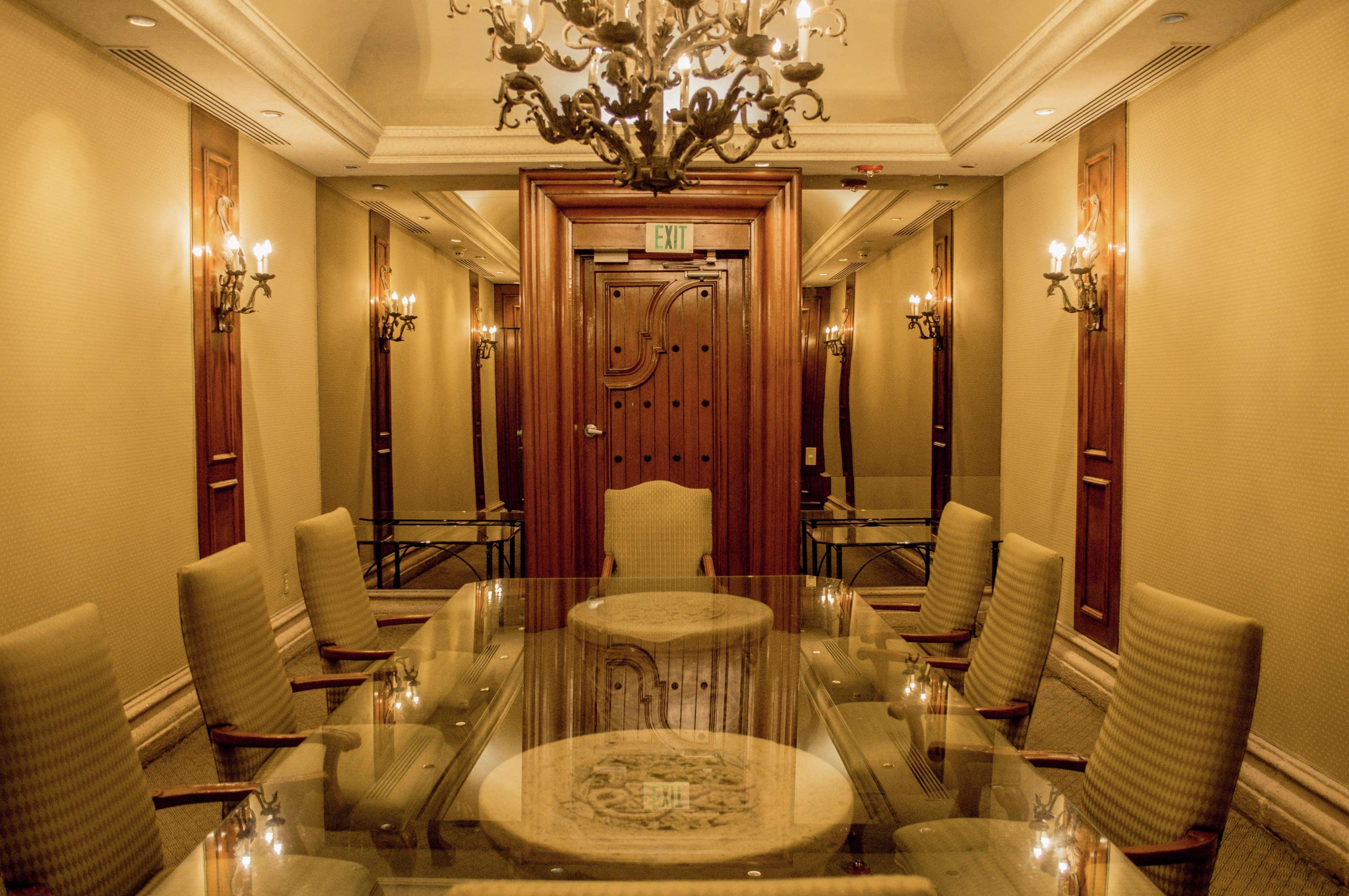 Hilton Hotel 4*
