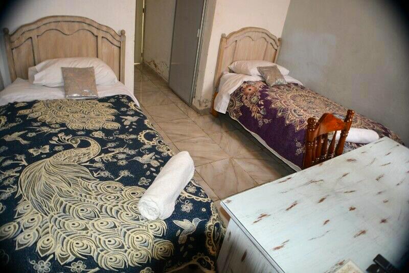 Ejecutivas Kenzi Apartamento *