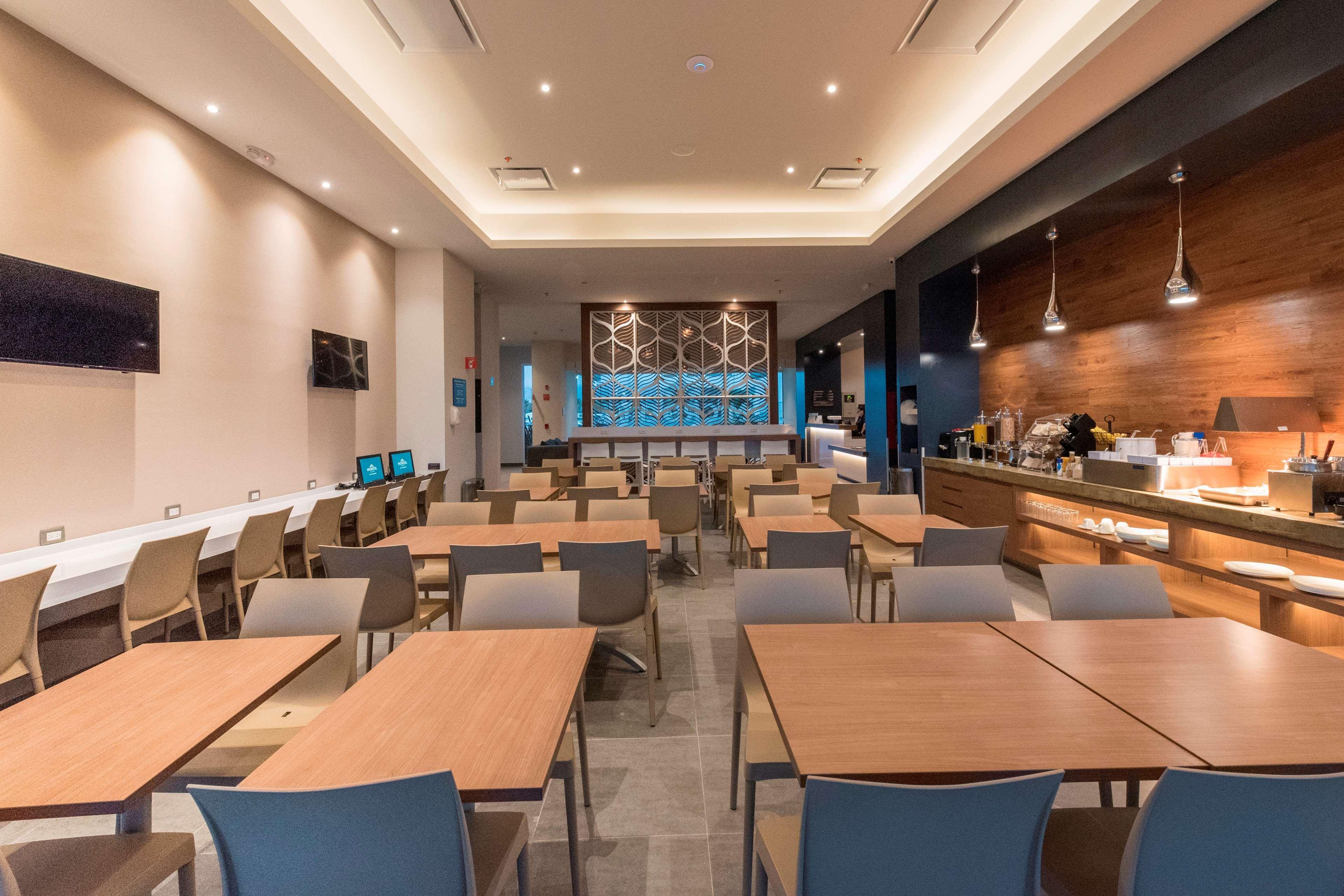 Hotel Microtel & By Wyndham 3*
