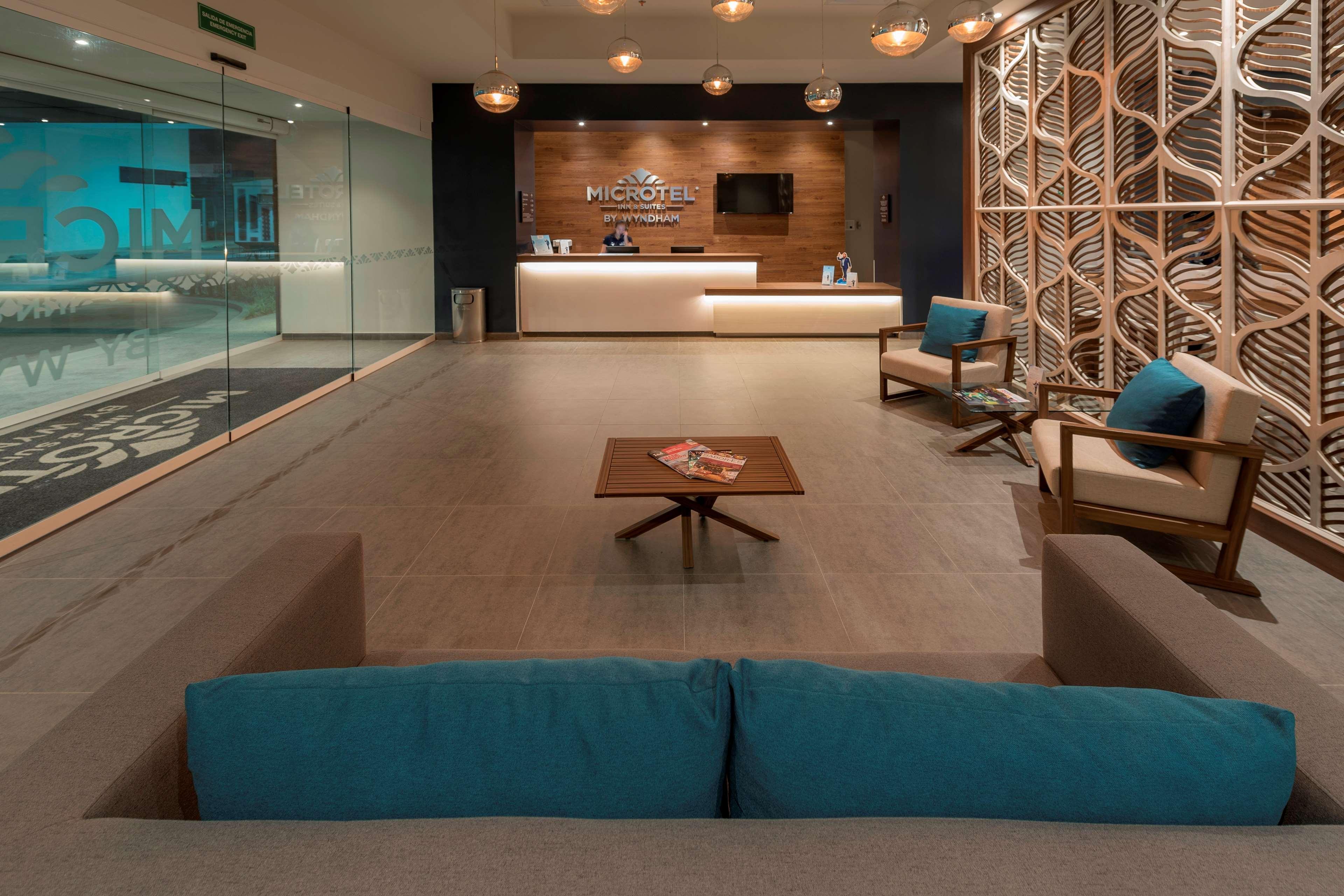 Microtel & By Wyndham Hotel 3*