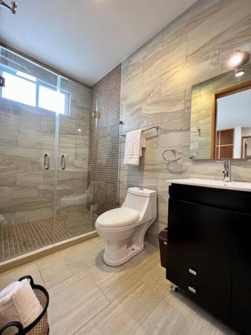 Lujoso Departamento Lomas 3 *