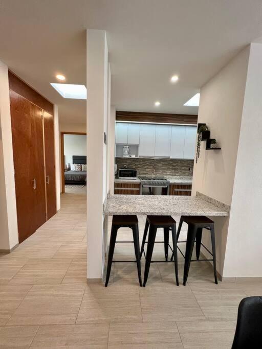 Lujoso Departamento Lomas 3