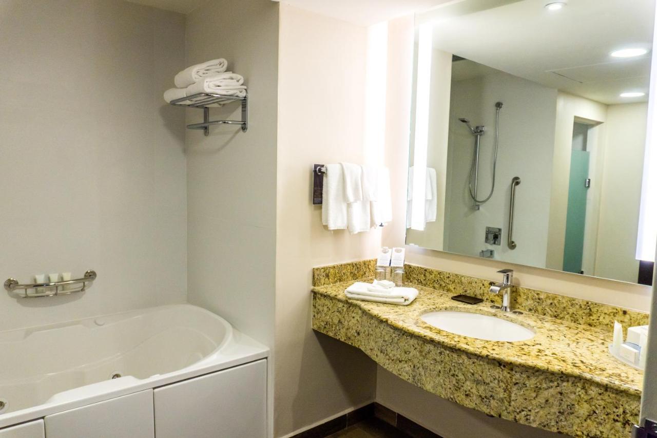 Courtyard By Marriott Hotel
