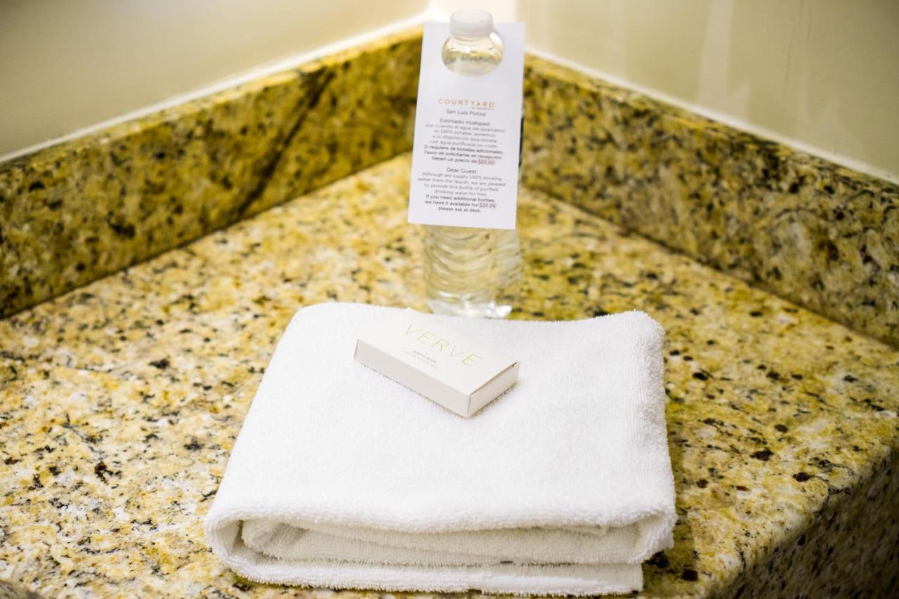 Courtyard By Marriott Hotel