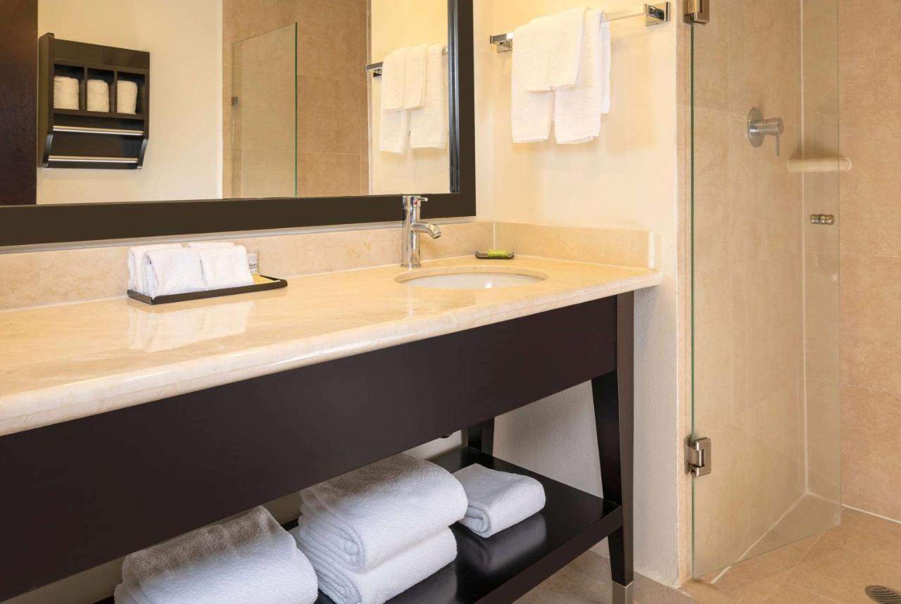 Hotel La Quinta by Wyndham San Luis Potosi 3*