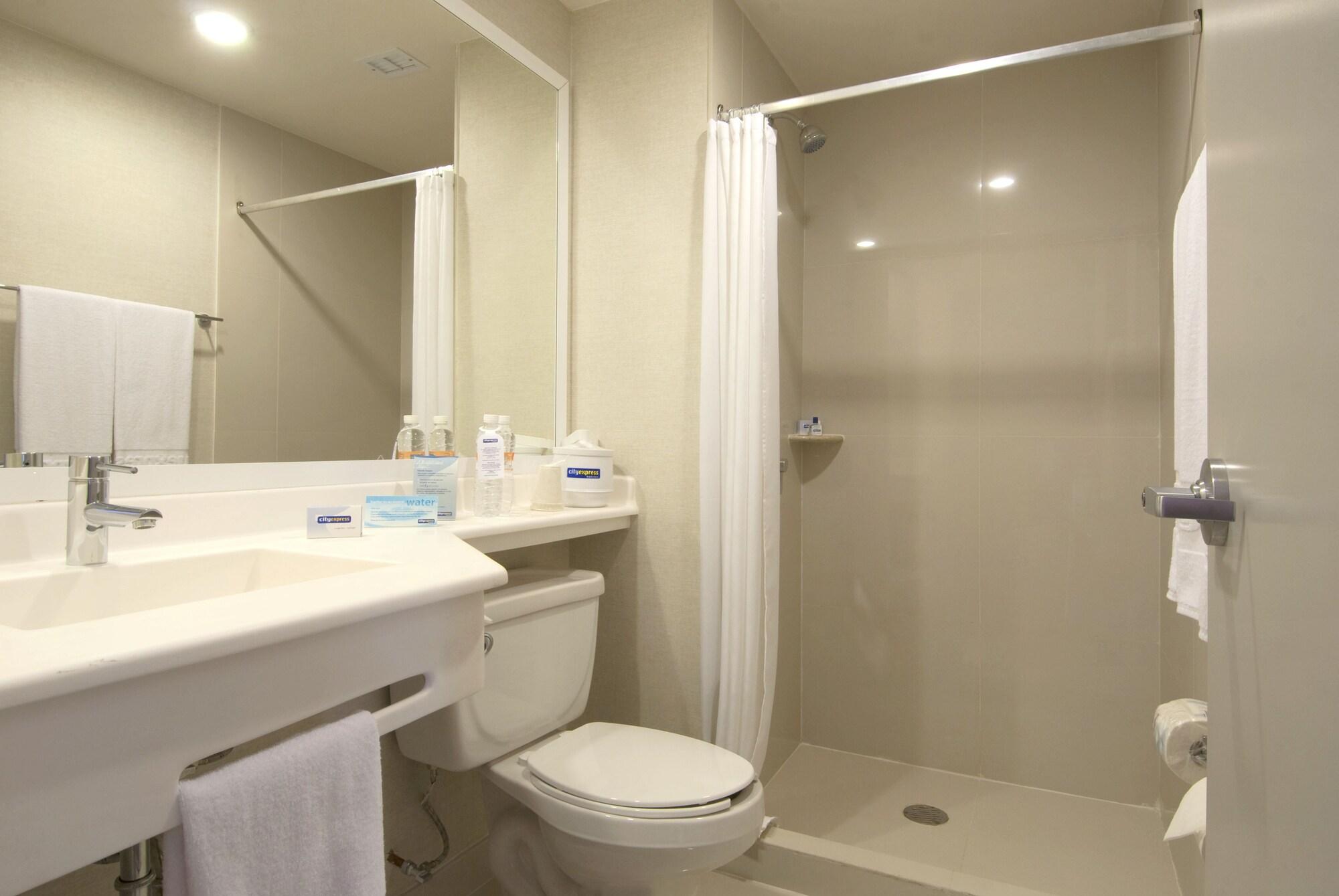 Express By Marriott Zona Universitaria Hotel 4*