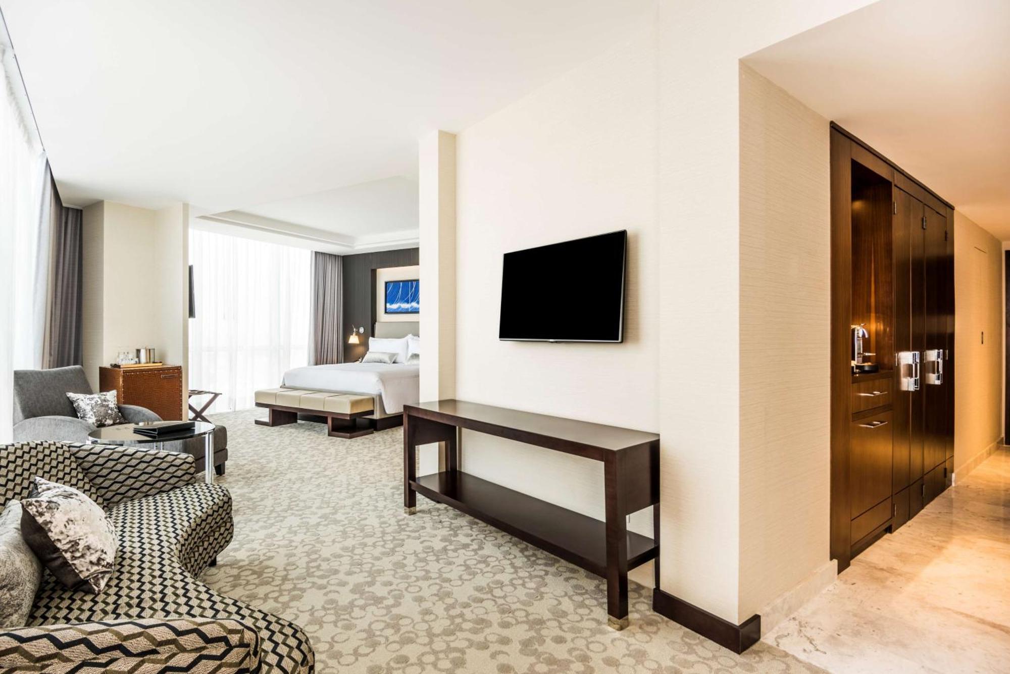 Hyatt Regency 5*