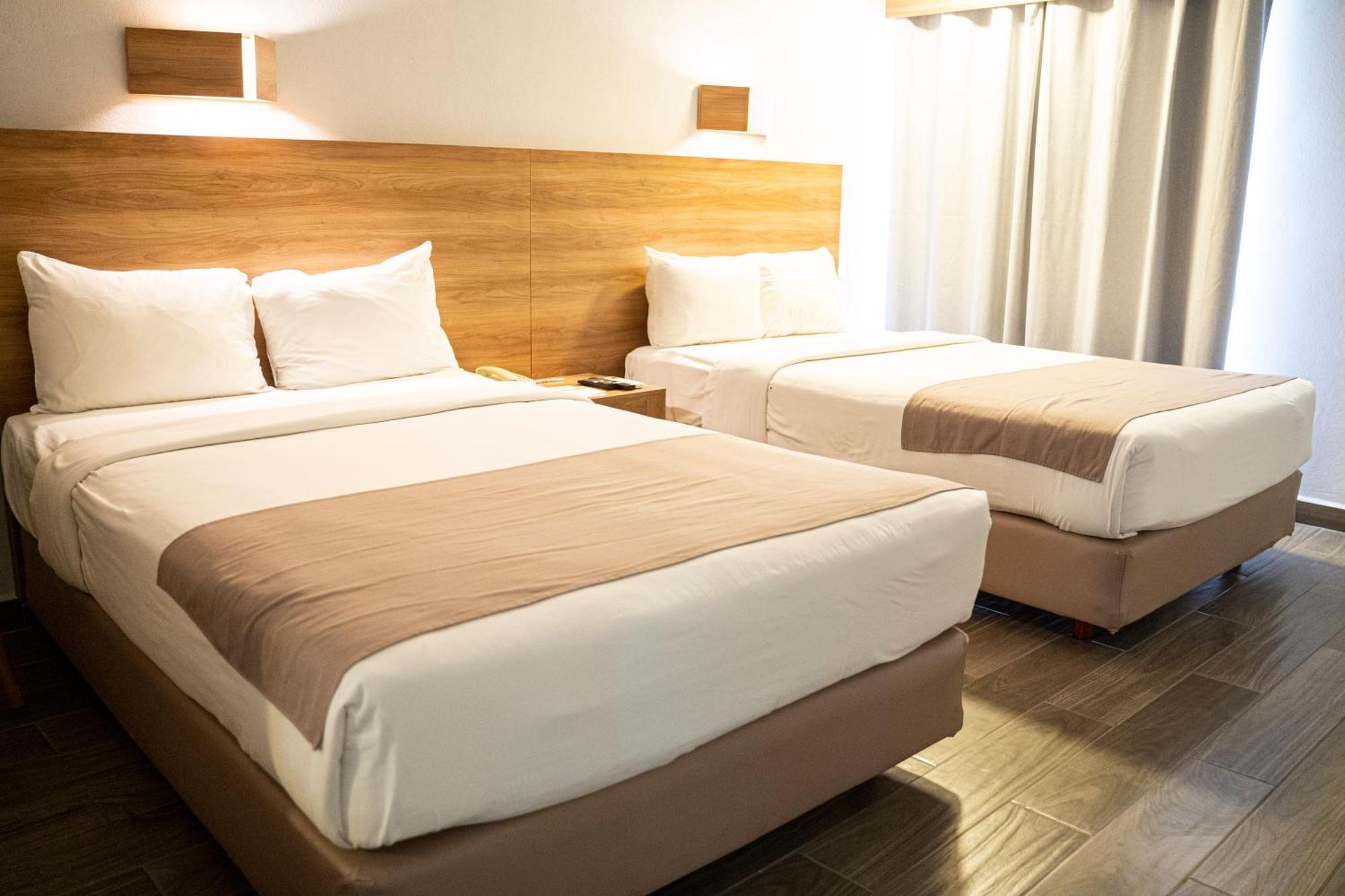 Hotel La Y 4*
