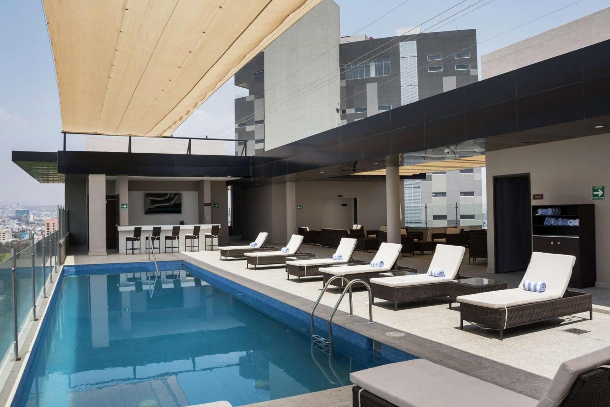 Hotel Hampton By Hilton 3*