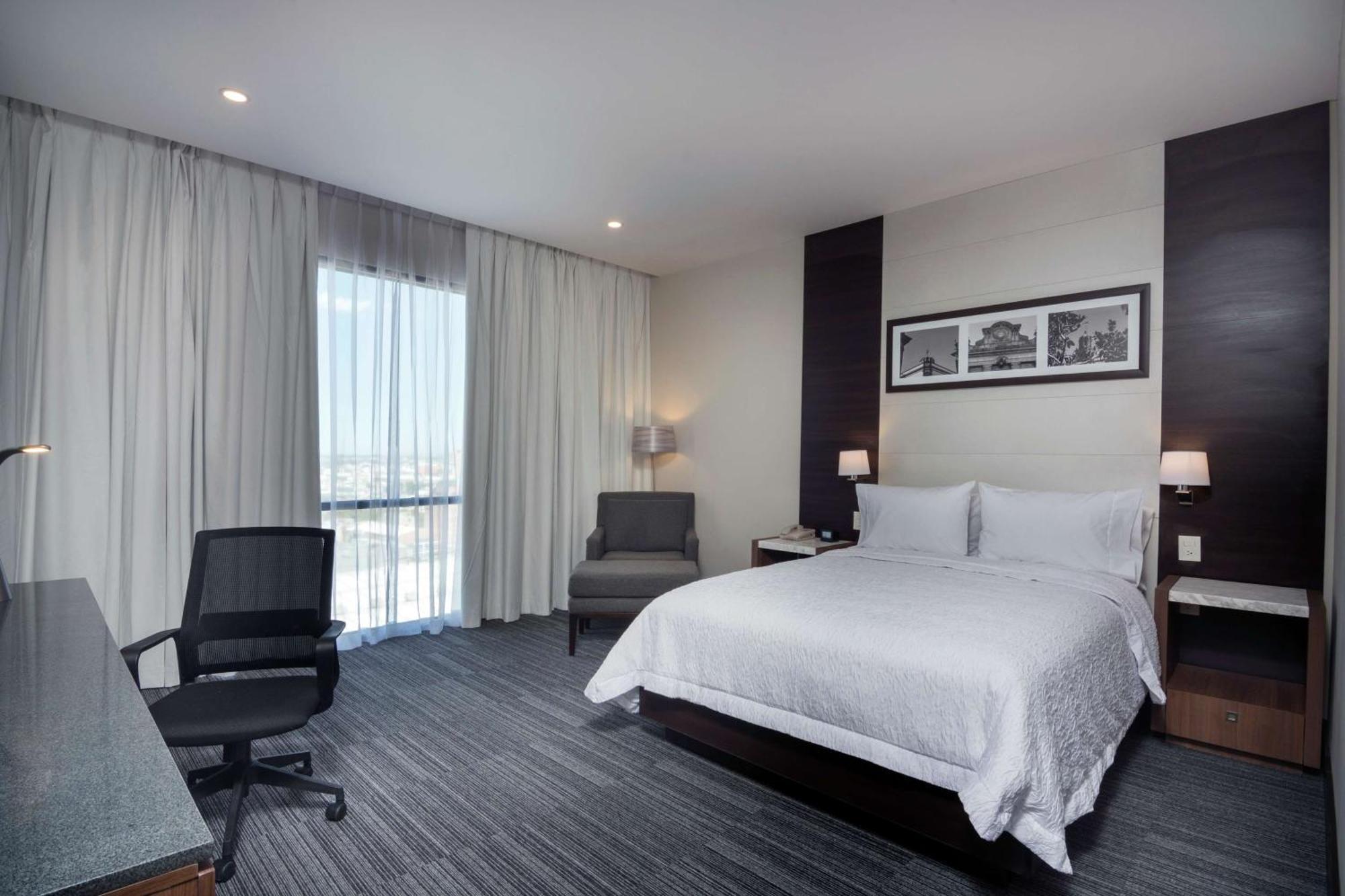 Hampton By Hilton 3*