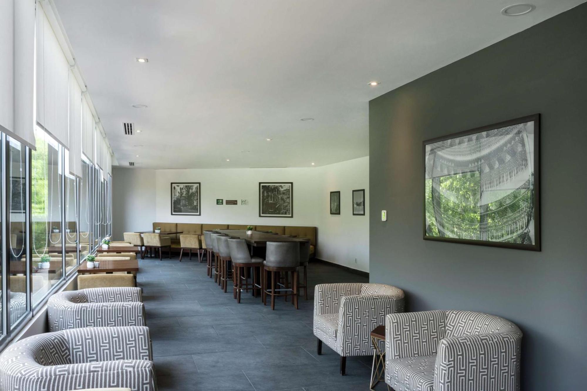 Hotel Hampton By Hilton 3*