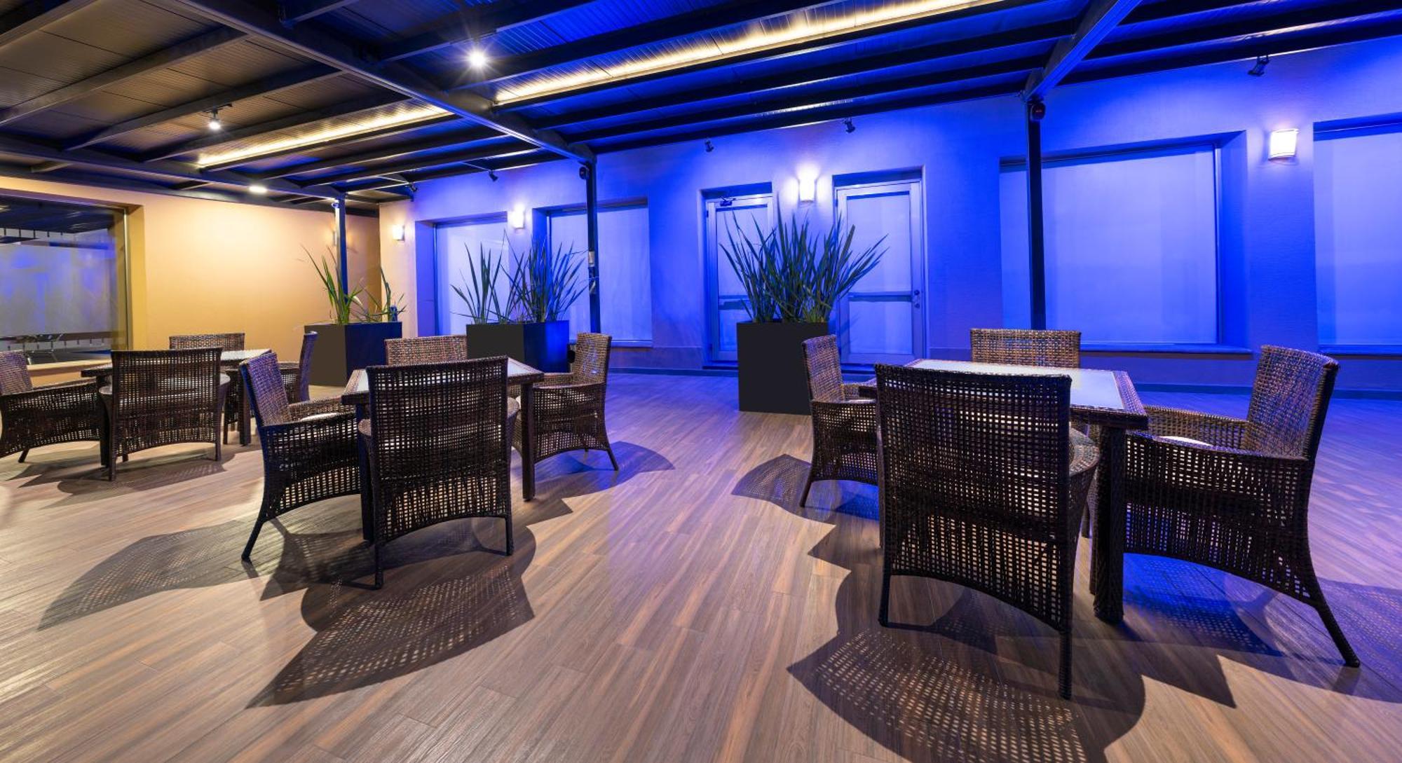 Courtyard By Marriott Hotel