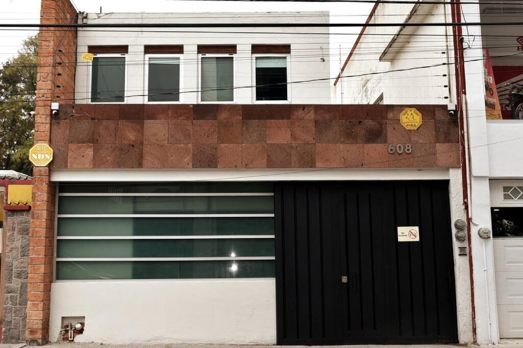 Сasa de vacaciones Valentin House, Very Spacious And Cozy.