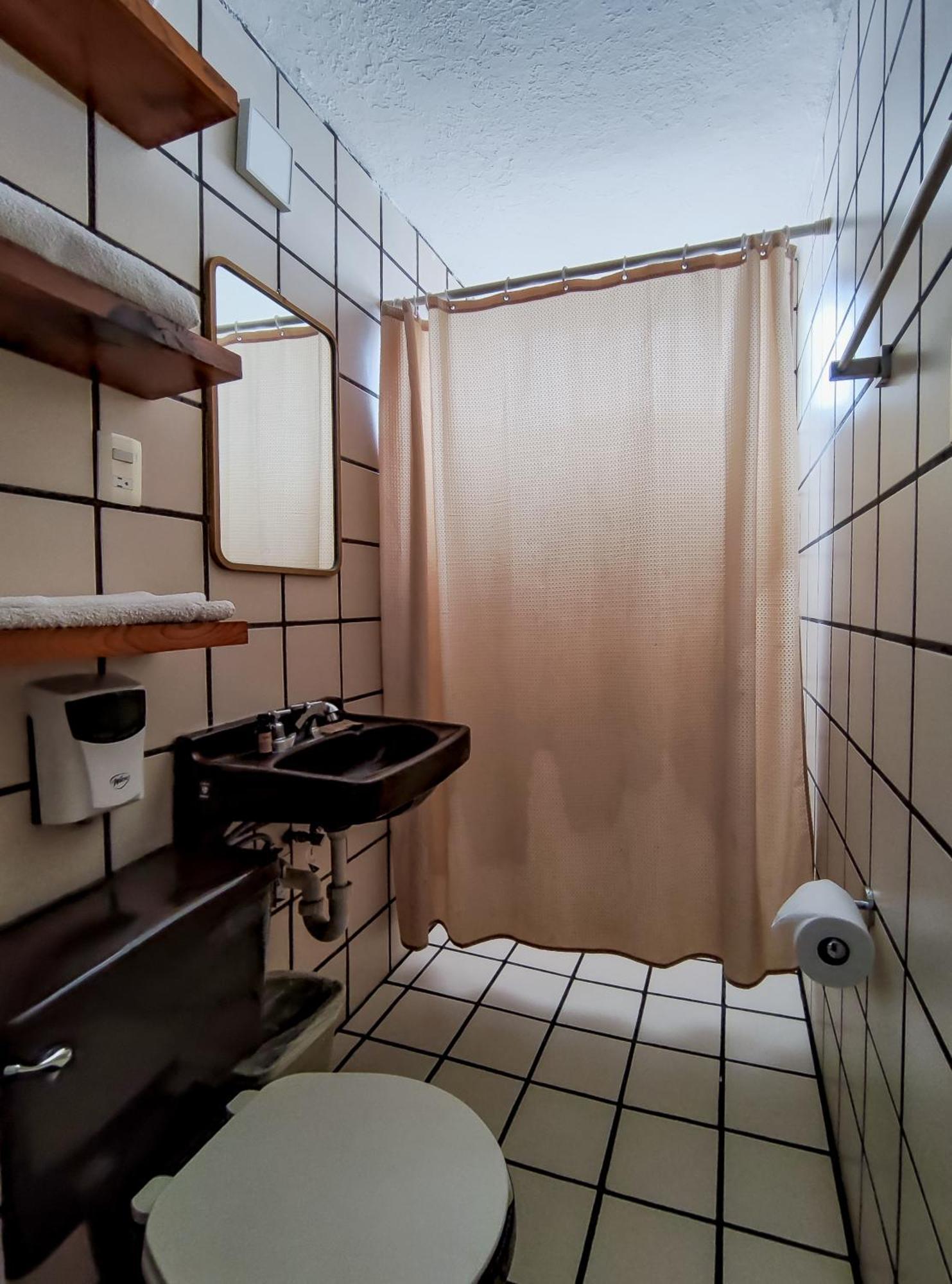 Hotel cápsula Casa Barcelona San Luis Potosí