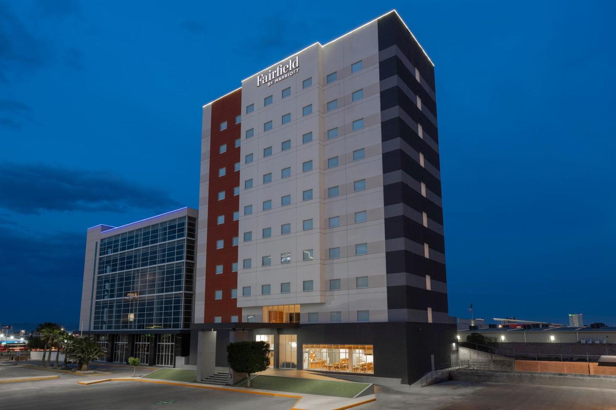 Fairfield By Marriott & 3*