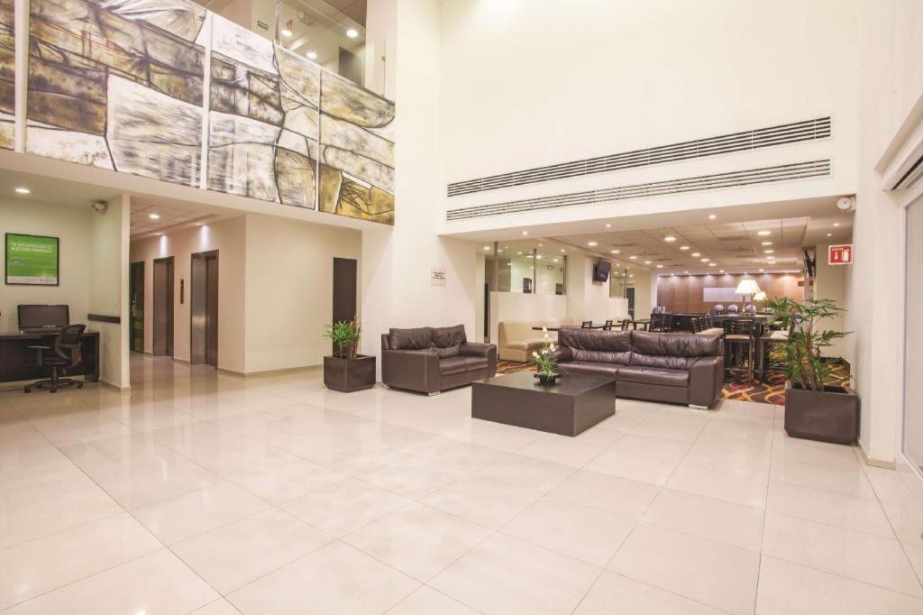 Hotel La Quinta by Wyndham San Luis Potosi 3*