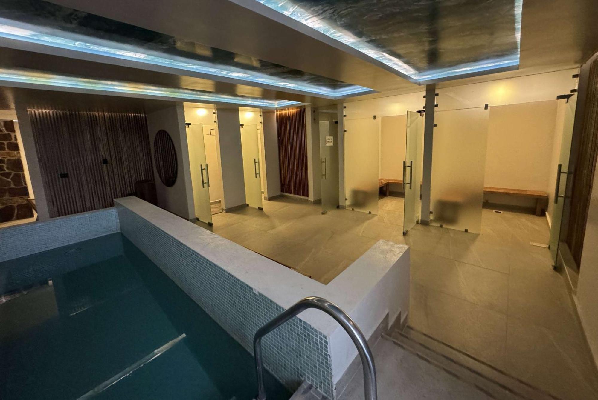 Hotel Esplendor By Wyndham Monarca 5*