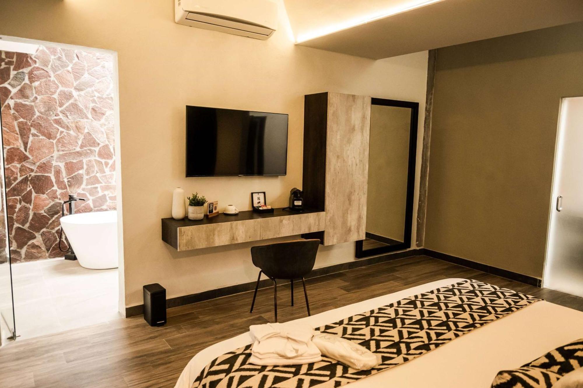 Hotel Esplendor By Wyndham Monarca