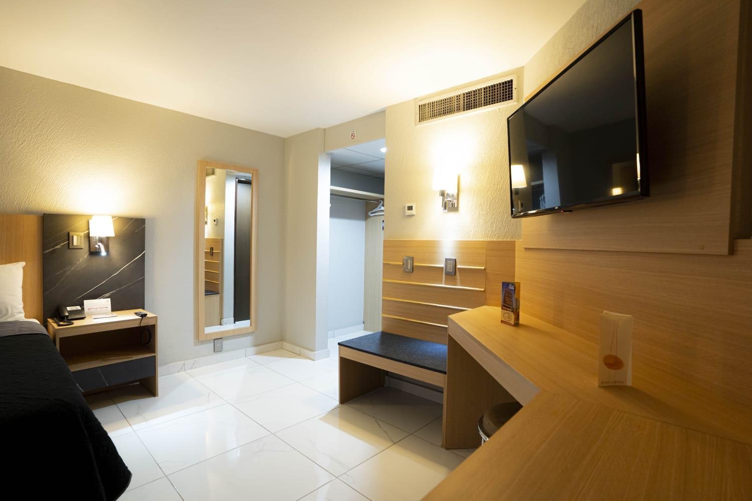 Hotel Real Plaza 4*